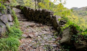 Thueyts - Descente jusqu'au pont du diable depuis la gueule d'enfer ©sourcesetvolcans