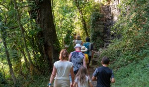 Thueyts - Échelle du roi, la montée en balade géologique ©sourcesetvolcans