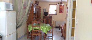 Thueyts - gite les chataigniers - salon cuisine - mas dardet ©n.roche