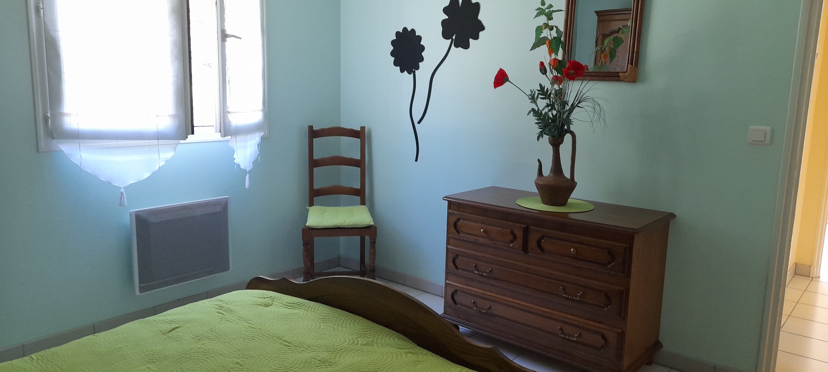 Thueyts - gite les chataigniers - chambre double 2 - mas dardet ©n.roche