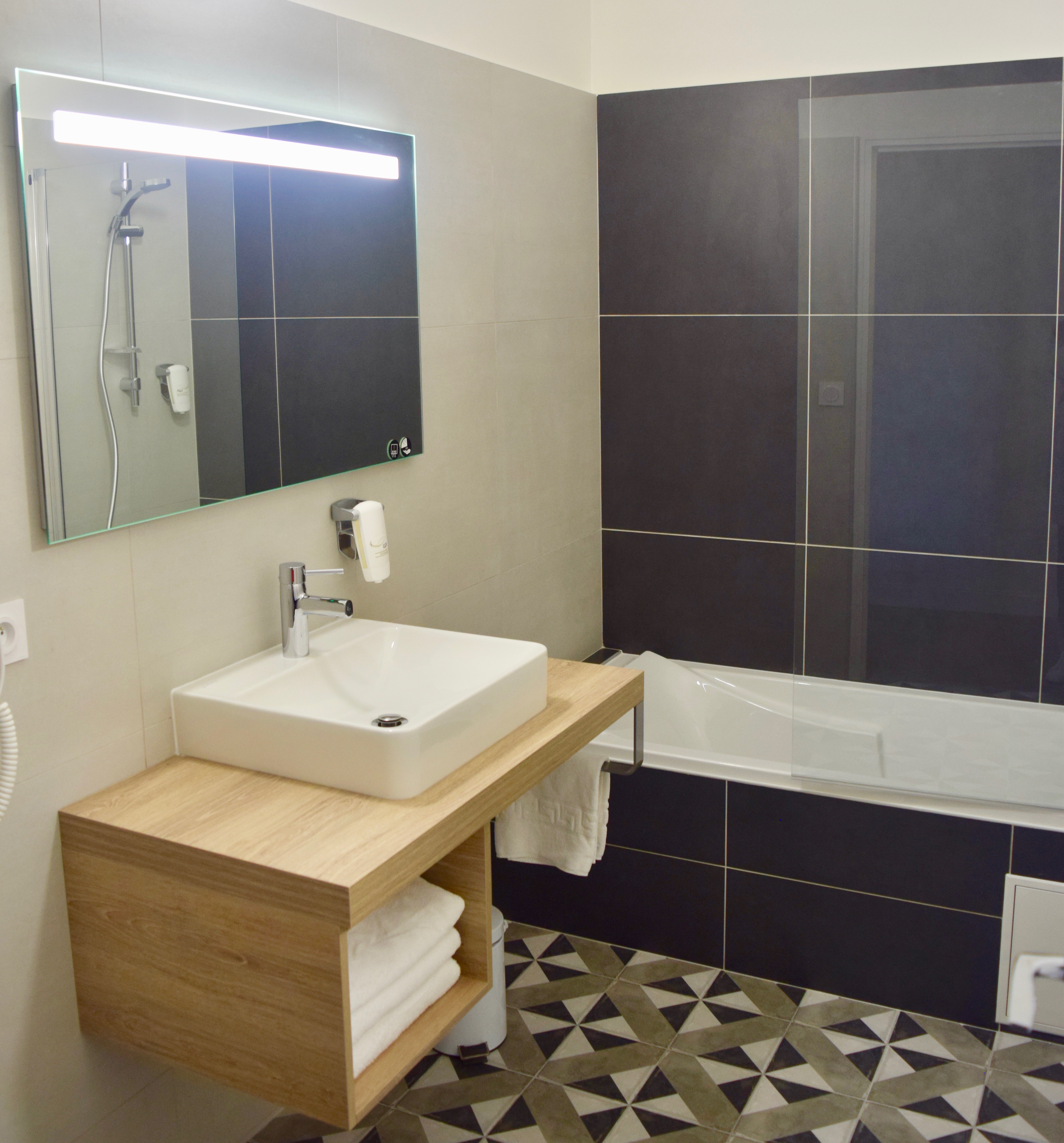 Hôtel les Platanes_Thueyts