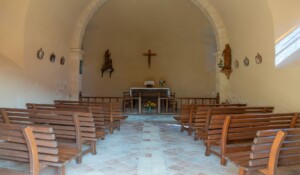 Thueyts - intérieur de la chapelle saint roch ©sourcesetvolcans