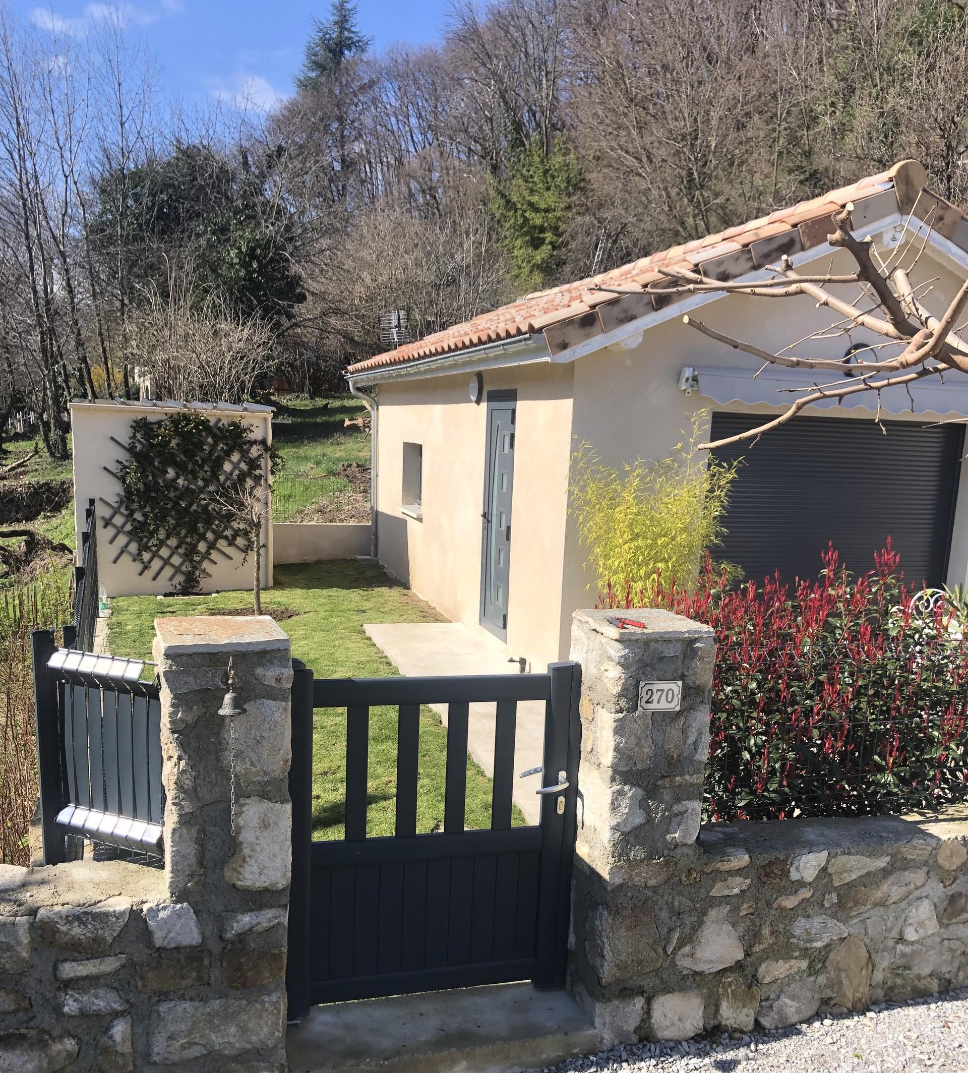 Thueyts - La maisonnette - extérieur jardin ©c.arsac