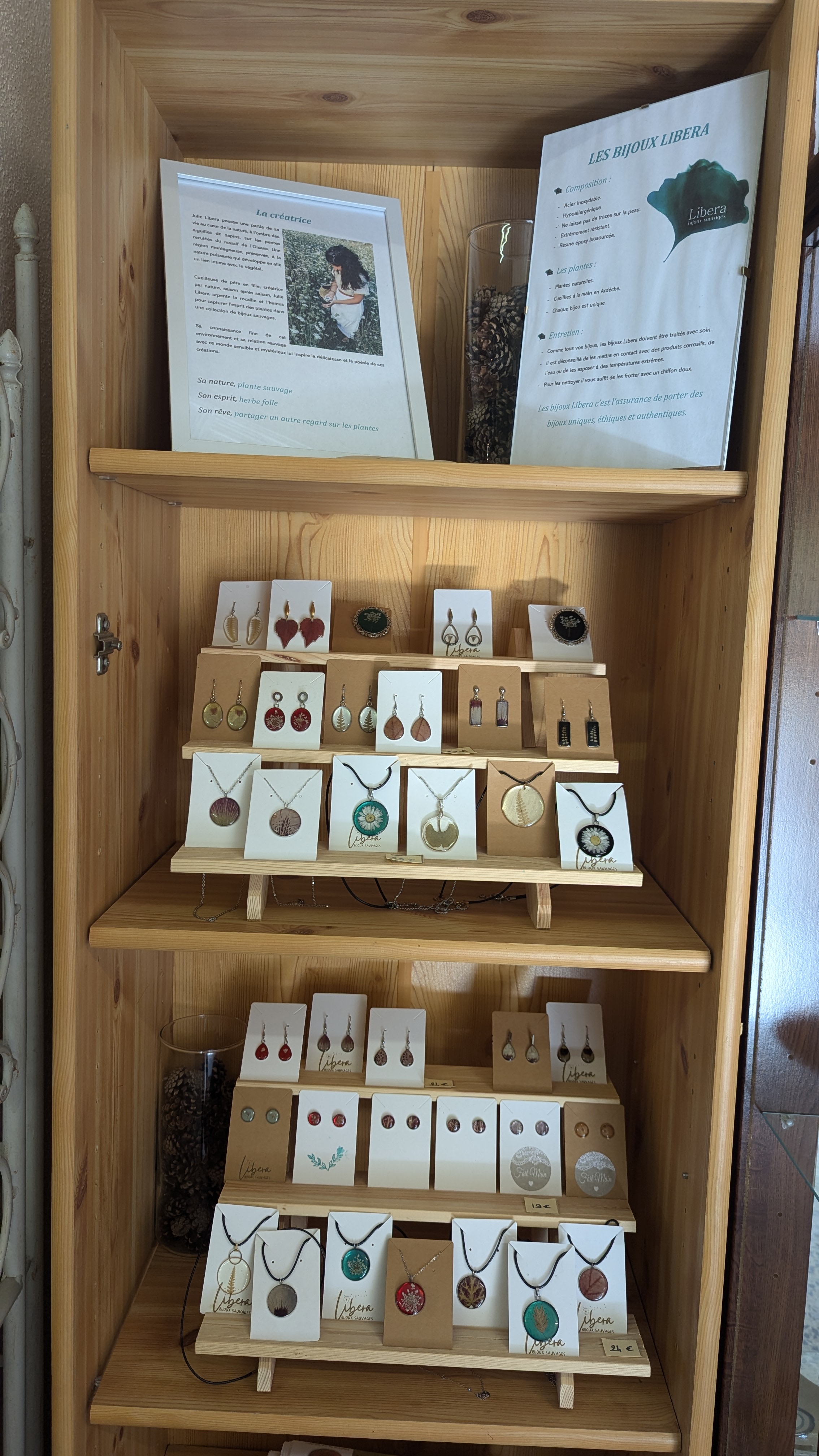 Bijoux Julie Libera Bijoux à la saisonneraie à thueyts
