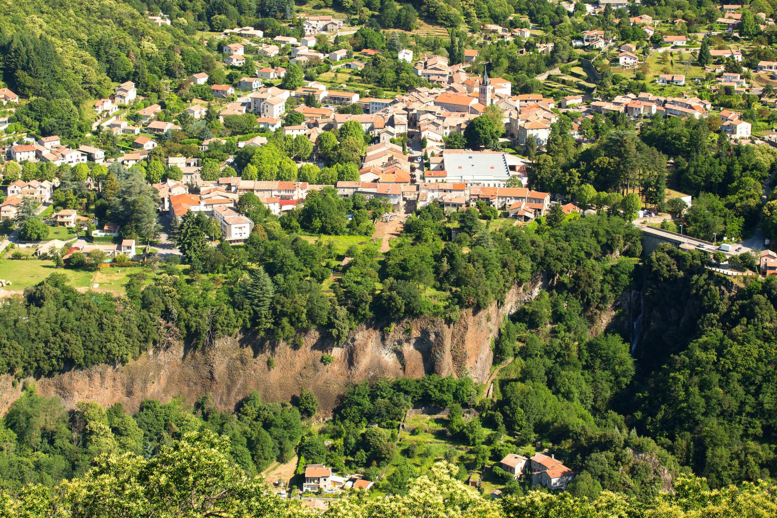 Thueyts - Le village vu de Bouchard ©S.BUGNON