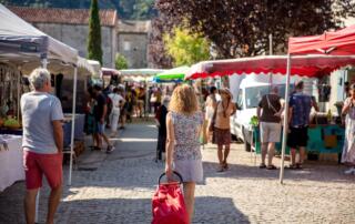 Thueyts - marché du vendredi 1 - ©sourcesetvolcans