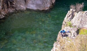 Thueyts - Pause au bord de l'eau au pont du diable ©sourcesetvolcans