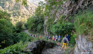 Thueyts - Rando de l'échelle du roi - descente depuis le village ©sourcesetvolcans
