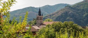Thueyts - vue depuis la chapelle saint roch sur l'église ©sourcesetvolcans