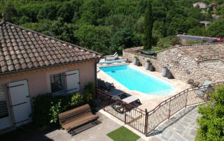 Tilleul et piscine Extérieur - © Baracand Delphine