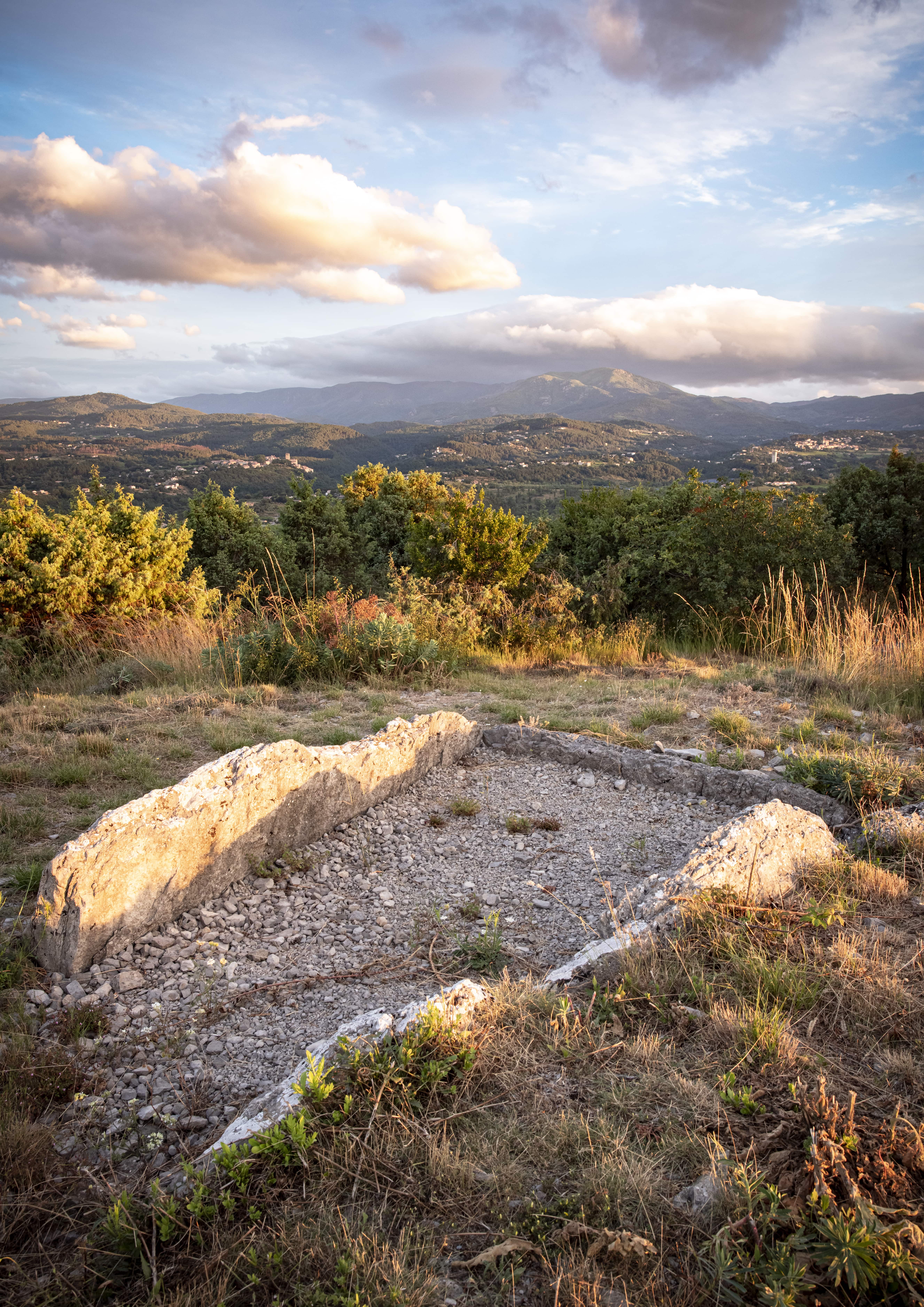 Dolmen du Ranc de Guilhaumet ( Tombeau du géant )_Uzer