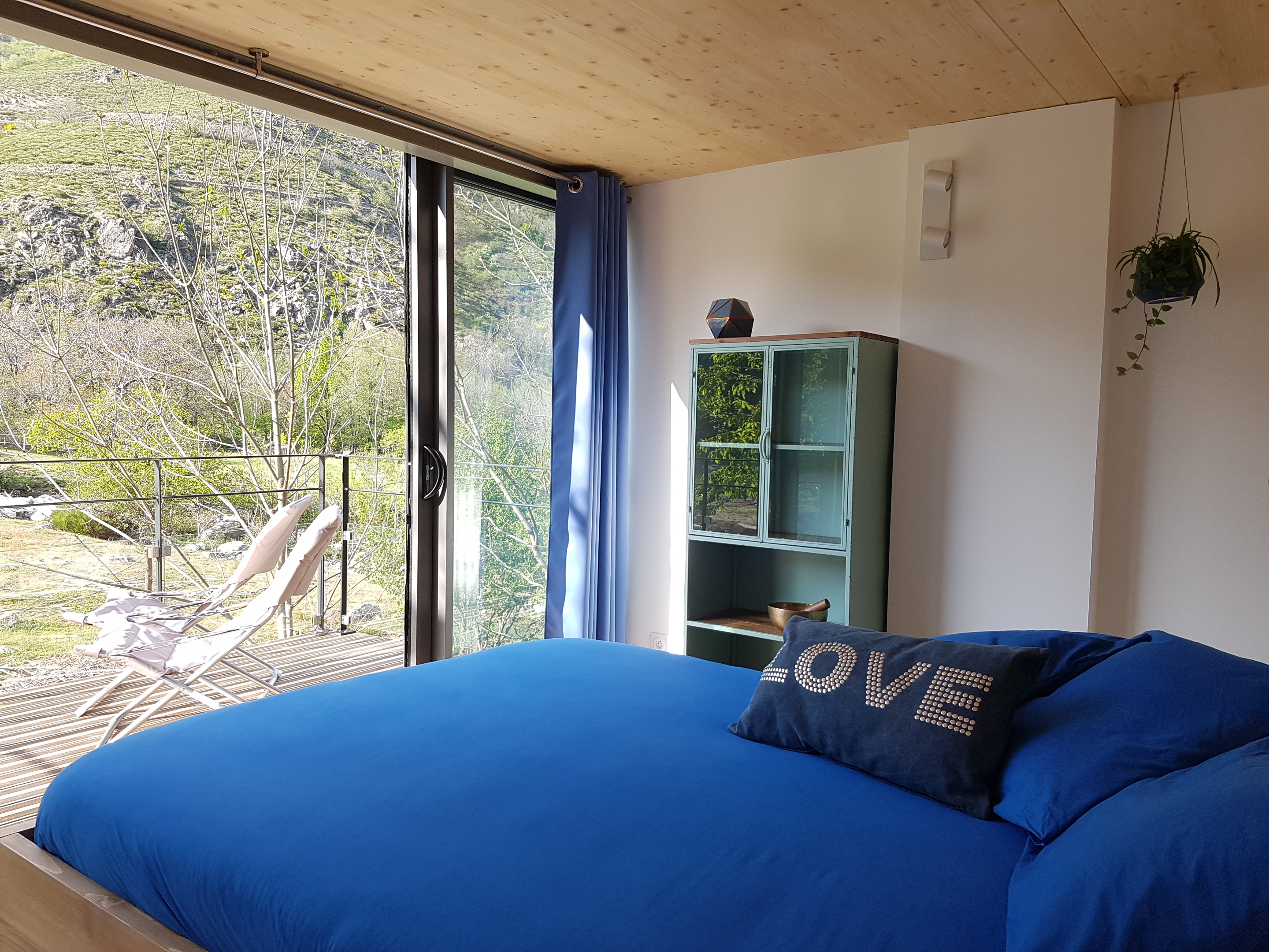 Die Pension 'Cabanes du Loup Bleu'