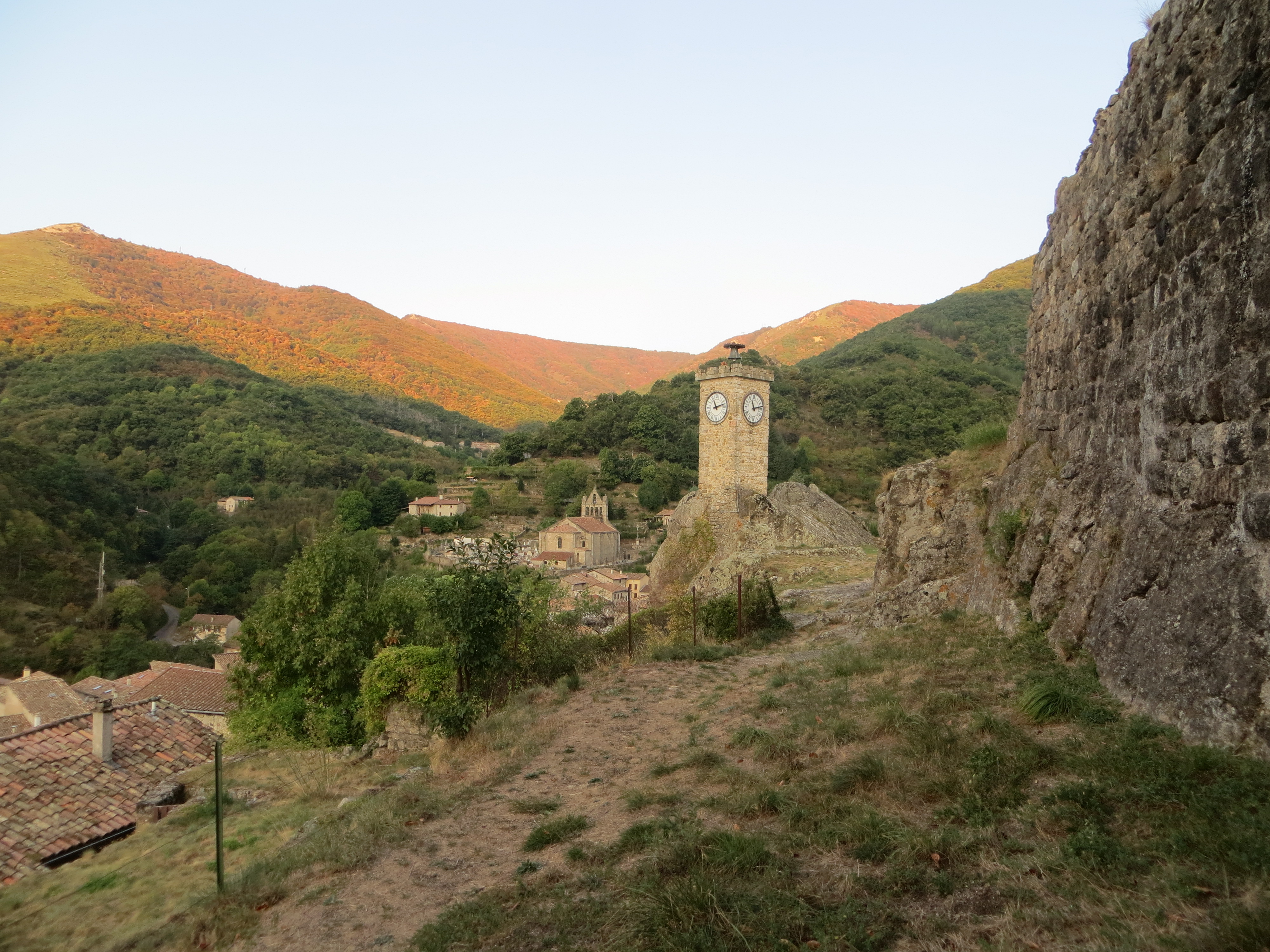 Tour de l'horloge au coucher de soleil ©mairiedeburzet