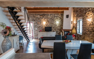 Vue pièce à vivre, gite Vanille à Barnas - ©sourcesetvolcans