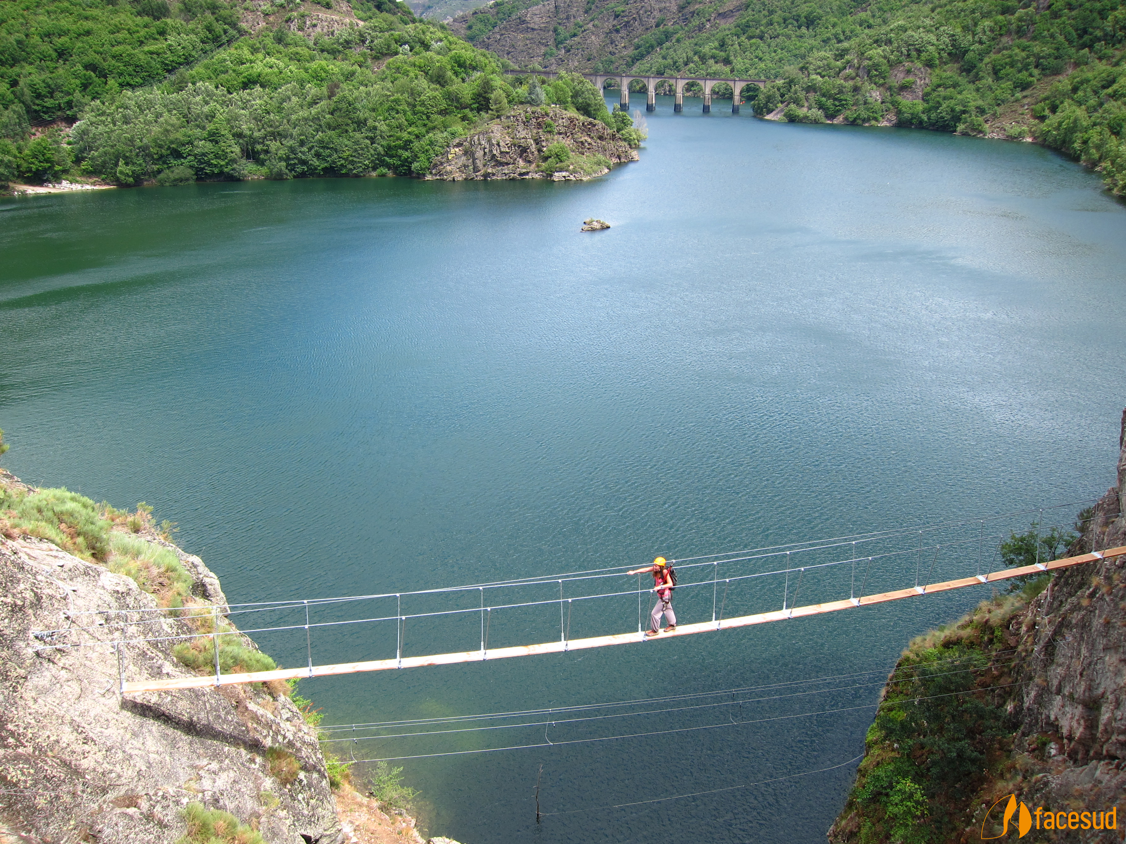 Face Sud : Canyoning, Via Ferrata, Spéléologie, Escalade, Via Cordata, Canoë-kayak - Vallon Pont d’Arc