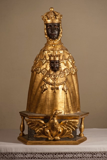 Nieigles vierge noire