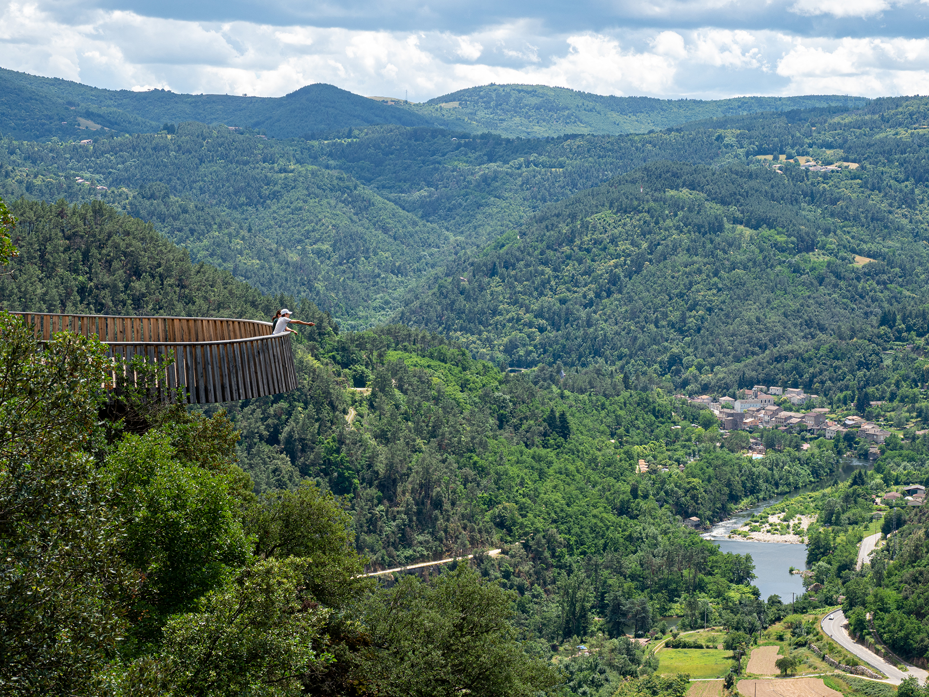 Belvédère de Saint-Michel-de-Chabrillanoux