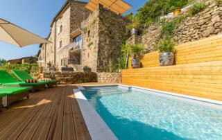 Vue piscine - la calade - ©lacalade