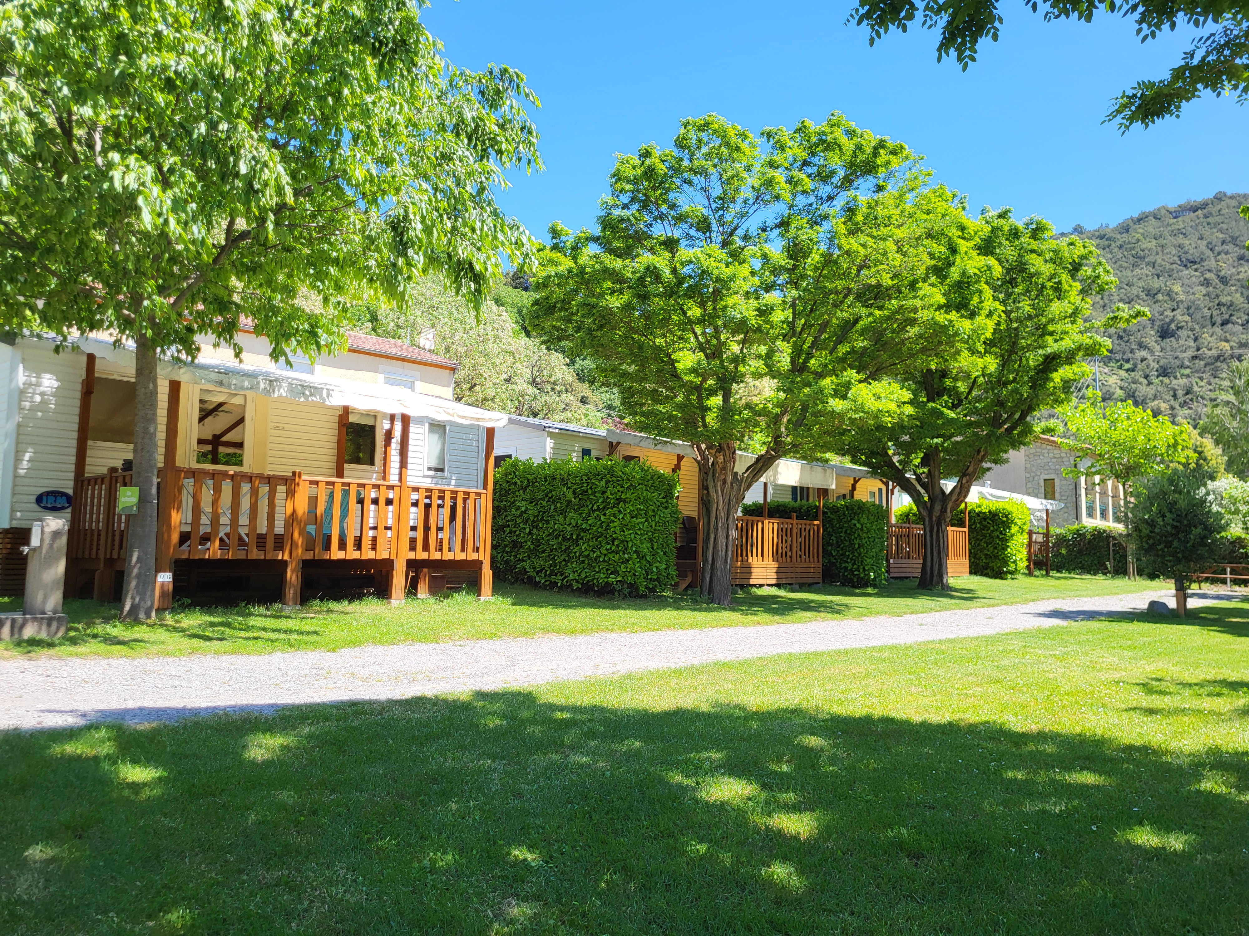 Vue sur les mobil homes toiles