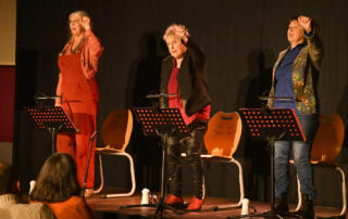 Women 68 - ©ledaatomica