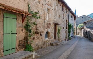Thueyts - Rue haute été ©sourcesetvolcans - ©sourcesetvolcans